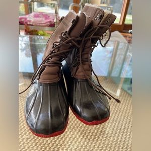 Sperry winter boot with fur size 8